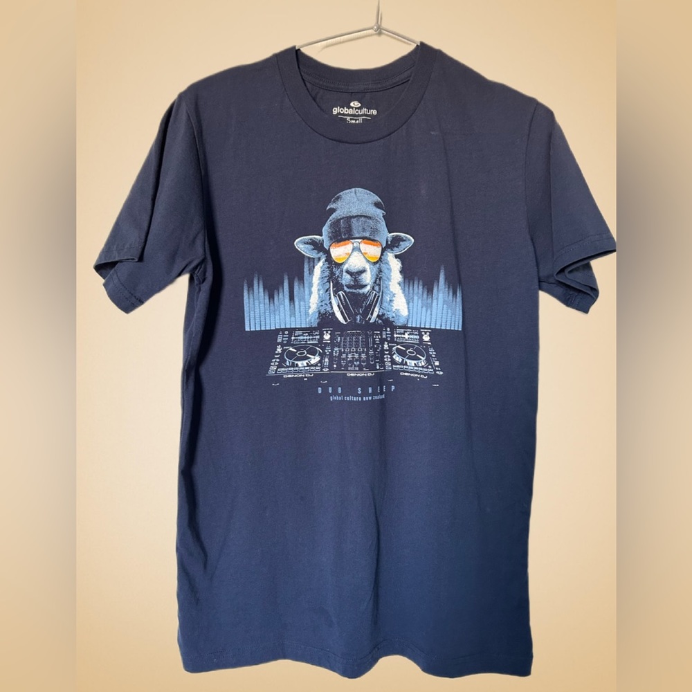 Global Culture T-shirt - Size S